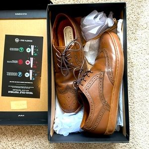 Kenneth Cole men’s dress shoe size 91/2 medium. Worn once for a wedding